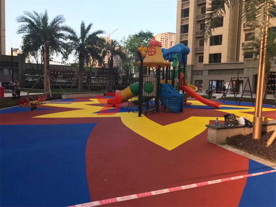 1591603386116620.jpg 恒大中央廣場EPDM游樂場完工.jpg