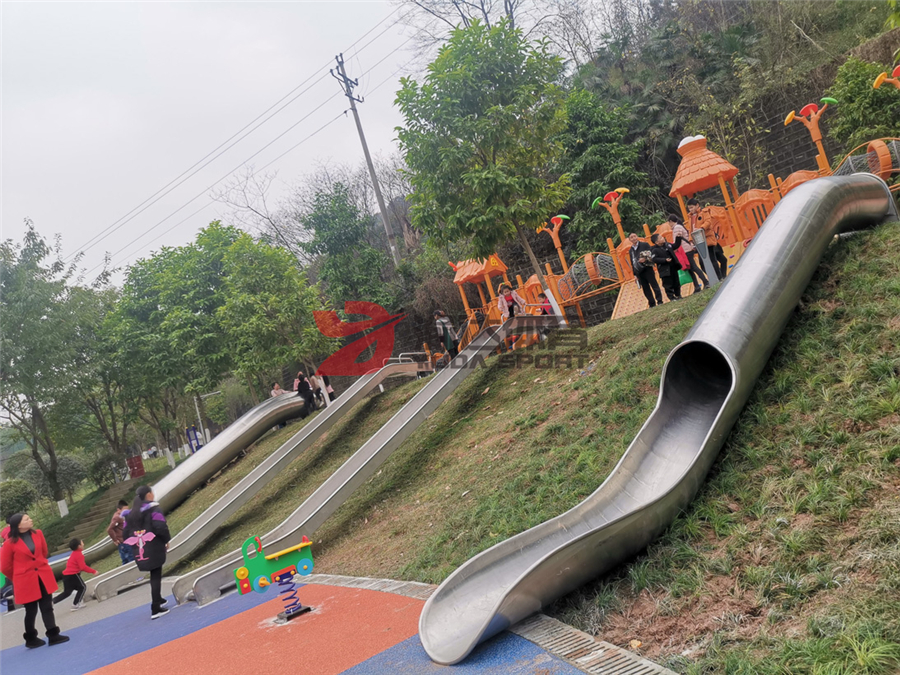 1591603970129917.jpg 江津公園不銹鋼滑梯.jpg