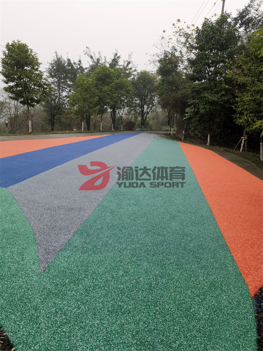 1591604227106878.jpg 江津公園游樂場(chǎng)面層.jpg