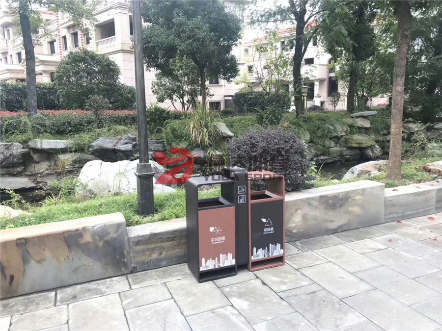 1591605446959996.jpg 萬科送貨垃圾桶.jpg